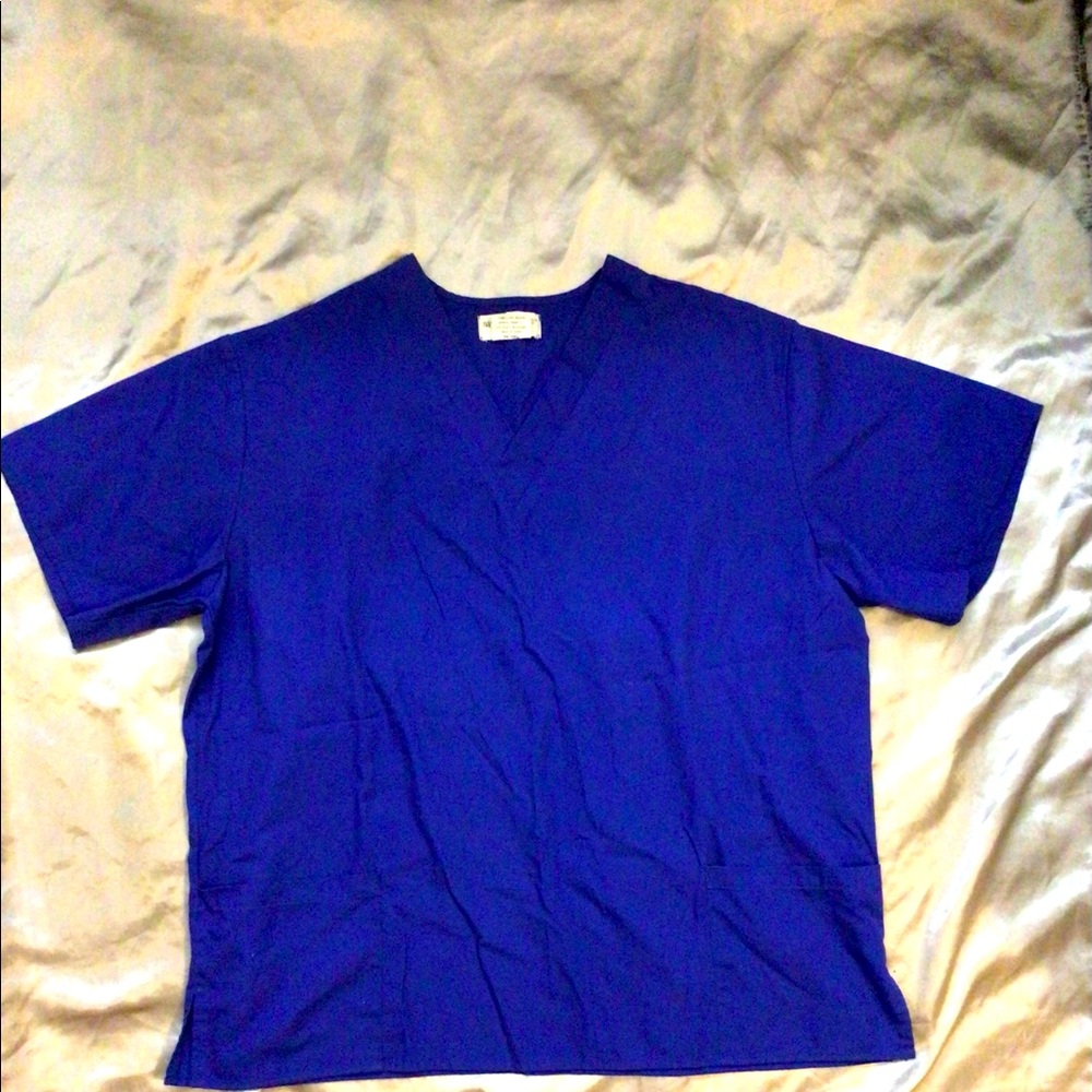 Medical scrub top